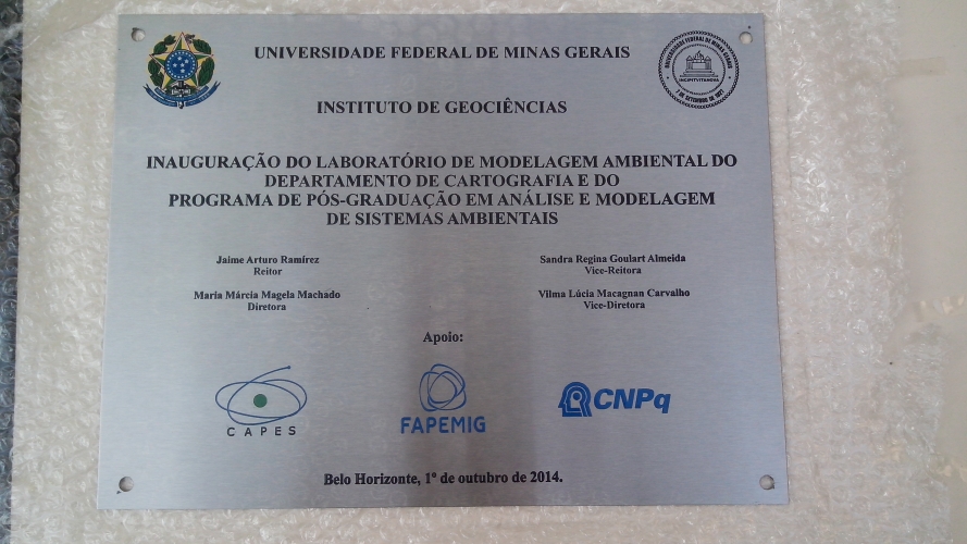 PLACA UFMG A�O INOX GRAVADO