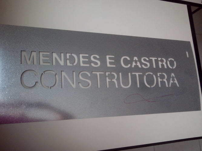 PLACA VAZADA CONSTRUTORA