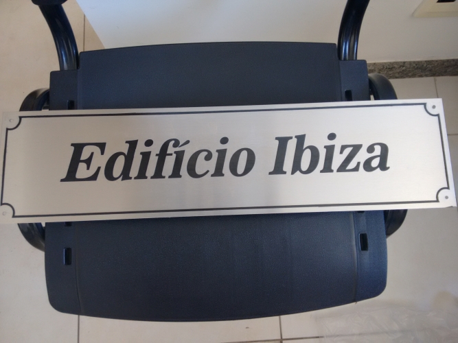 PLACA RESIDENCIAL DE A�O INOX GRAVADO