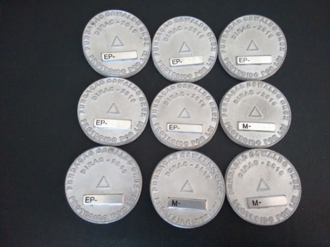 MARCO DE ALUMINIO COM CODIGO GRAVADO EM BAIXO RELEVO