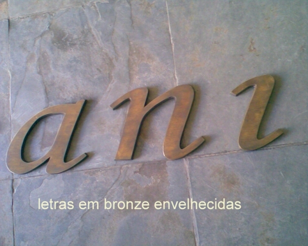 LETREIRO DE BRONZE ENVELHECIDO