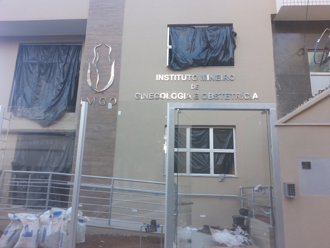 LETREIRO ACO INOX BRILHANTE CLINICA