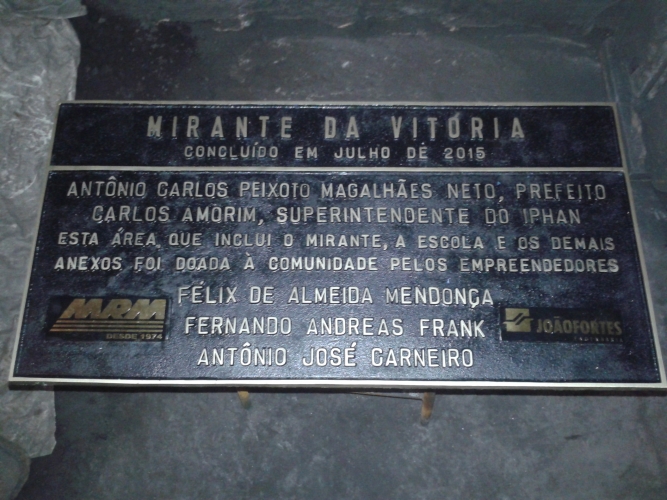 PLACA DE BRONZE ALTO RELEVO