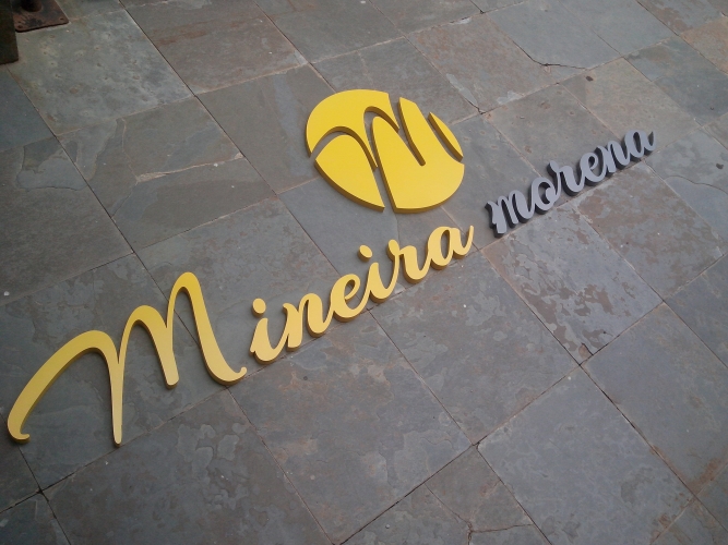 LETREIRO EM CHAPA GALVANIZADA COM PINTURA AUTOMOTIVA