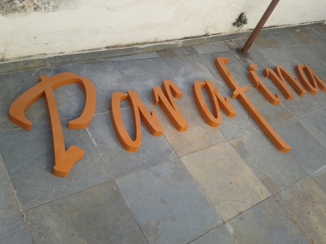 LETRAS EM ACO GALVANIZADO PINTADO