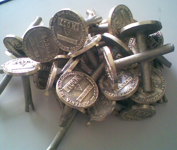 MARCO TOPOGRÁFICO DE BRONZE FUNDIDO